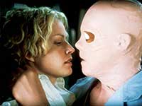 Elizabeth Shue and Kevin Bacon in Hollow Man