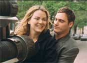 Linda (Jacinda Barrett) and Jack (Joaquin Phoenix) in Ladder 49