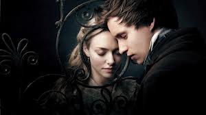 Amanda Seyfried and Eddie Redmayne in Les Miserables